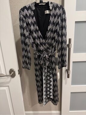 “Eliza J” Elegant Black & Silver Wrap dress with zip, size 12, NWT